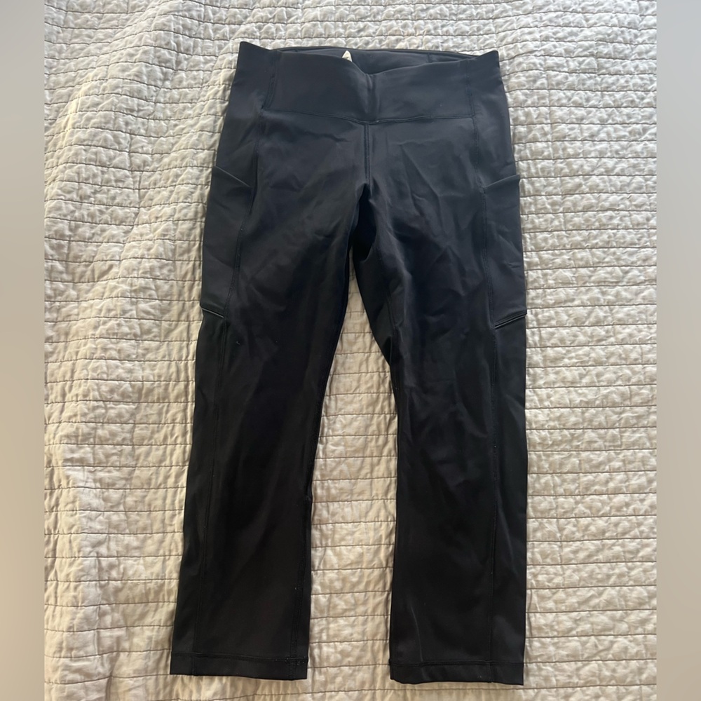 Lululemon Align high rise  Classic Black Leggings sz 6 like new condition